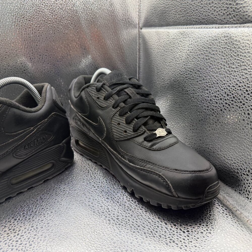 Size 8 Nike Air Max 90 Black Leather Essential Mens Athletic Sneakers 302519-001 - Picture 5 of 10